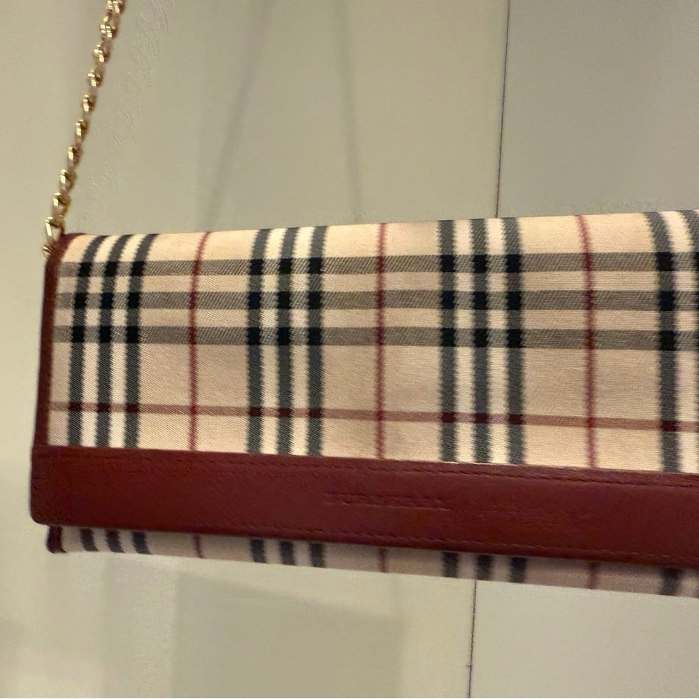 Burberry Beige Checkered Women's wallet
